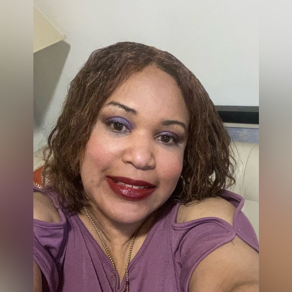 Meet your Posher, Linnette - Picture 2 of 2